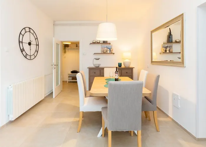 Tia Apartman *